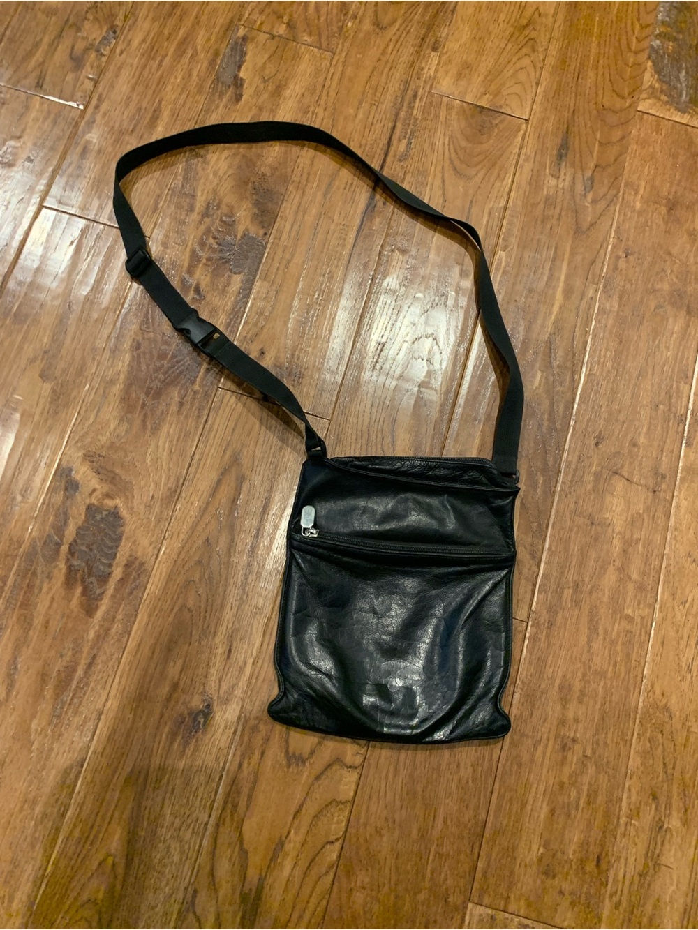 Roots Black Leather Crossbody Shoulder Bag - Men/Women